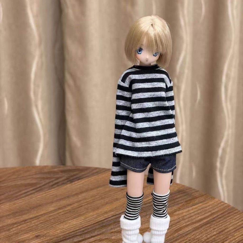 [เสื้อผ้าเดียวไม่รวมตุ๊กตา] Azone/ob22/blythe ชุดลําลองชุดสูทกางเกงขาสั้นผ้ายีนส์ด้านบนลายทางสีดํา