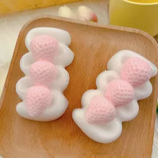 ซ้ายสีแดงสตรอเบอร์รี่ทาร์ตไข่สตรอเบอร์รี่ครีมบาร์สกุชชี่ความเครียดบรรเทาของเล่นประสาทสัมผัสของเล่นสําหรับเด็กผู้ใหญ่ความวิตกกังวลผ่อนคลาย GHT