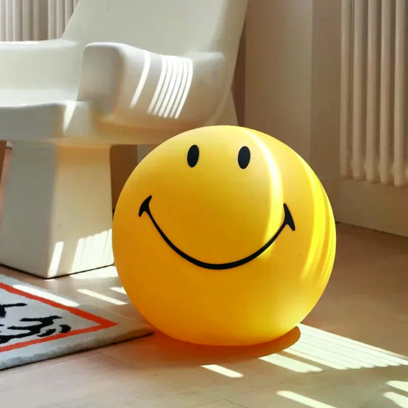 Influencer Smiley Light ins ห้องนอนสไตล์ Healing Department Creative Optimistic Positive Life Smile Expression ไฟกลางคืนสร้างแรงบันดาลใจ