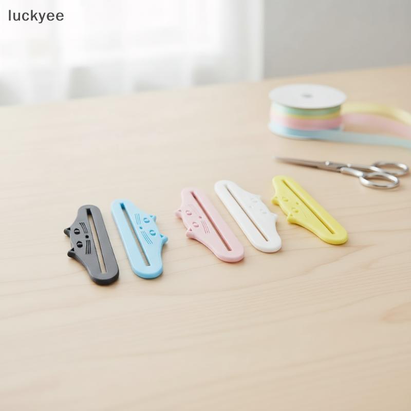 Luckyee Cat Sna Extruder หัวแมวน่ารัก Sna Squeezer Mess-free Treat Dispenser สําหรับอาหารสัตว์เลี้ยง