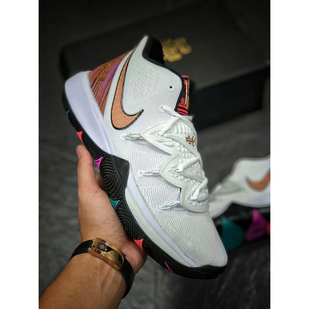 Original Factory Batch Kyrie 5 Irving 5 Black Month Correct Original Box Real Built-in Original zoom