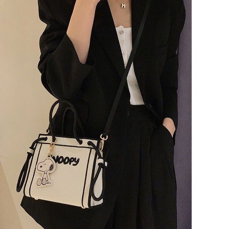 J6readystock South Style x Snoopy Co-Branded Canvas Small Square Bag Portable High-End Female Bag Ko