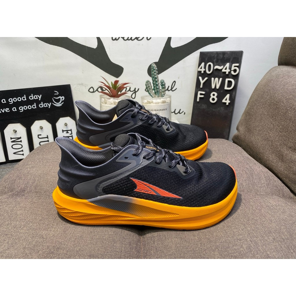 ALTRA TORIN 8 รองเท้าวิ่งผู้ชาย กันลื่นน้ําหนักเบา โปรโมชั่น