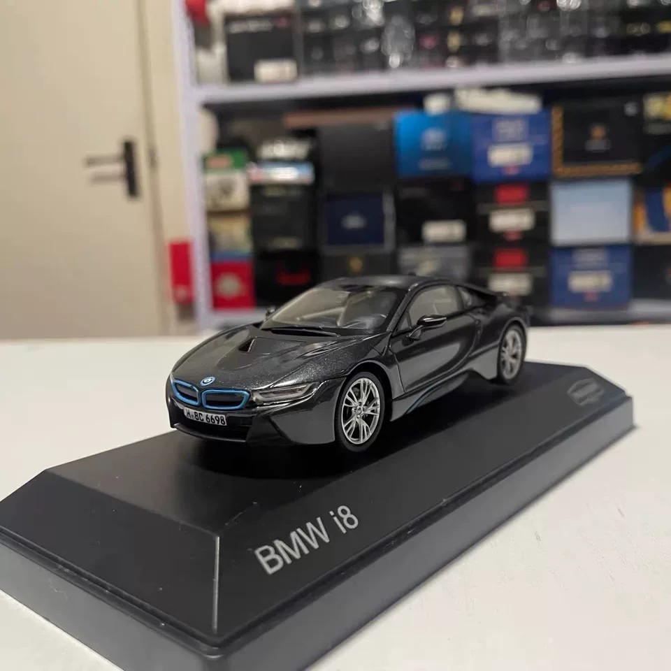1: 43 Paragon BMW BMW i8 Hard Top รถสปอร์ตไฟฟ้า