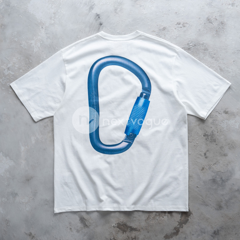 เสื้อยืดคอกลม Unisex Gramicci พร้อมโลโก้ Carbiner เสื้อยืดแขนสั้นผ้าฝ้ายแท้พิมพ์ลาย
