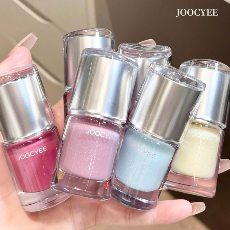 JOOYEE ลิปกลอสให้ความชุ่มชื่นแก่ริมฝีปากเคลือบ