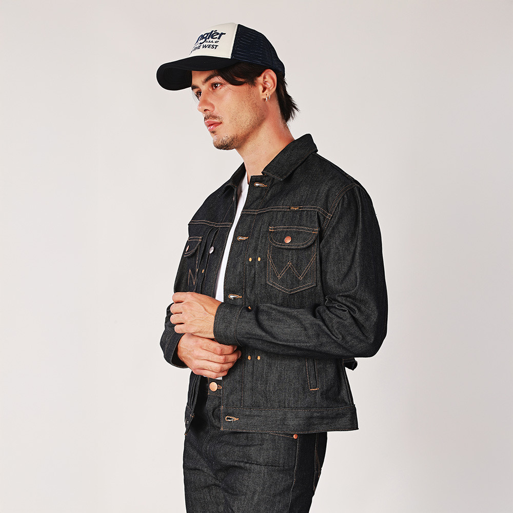 WRANGLER เสื้อแจ็กเก็ตยีนส์ (ริมขาว)ผู้ชาย คอลเลคชั่น Wrangler Legends รุ่น WR S126MJKTN01 สียีนส์ผ้าดิบ ราคา ถูกที่สุด ดีลบีเคเค แกลเลอรีภาพที่ 4