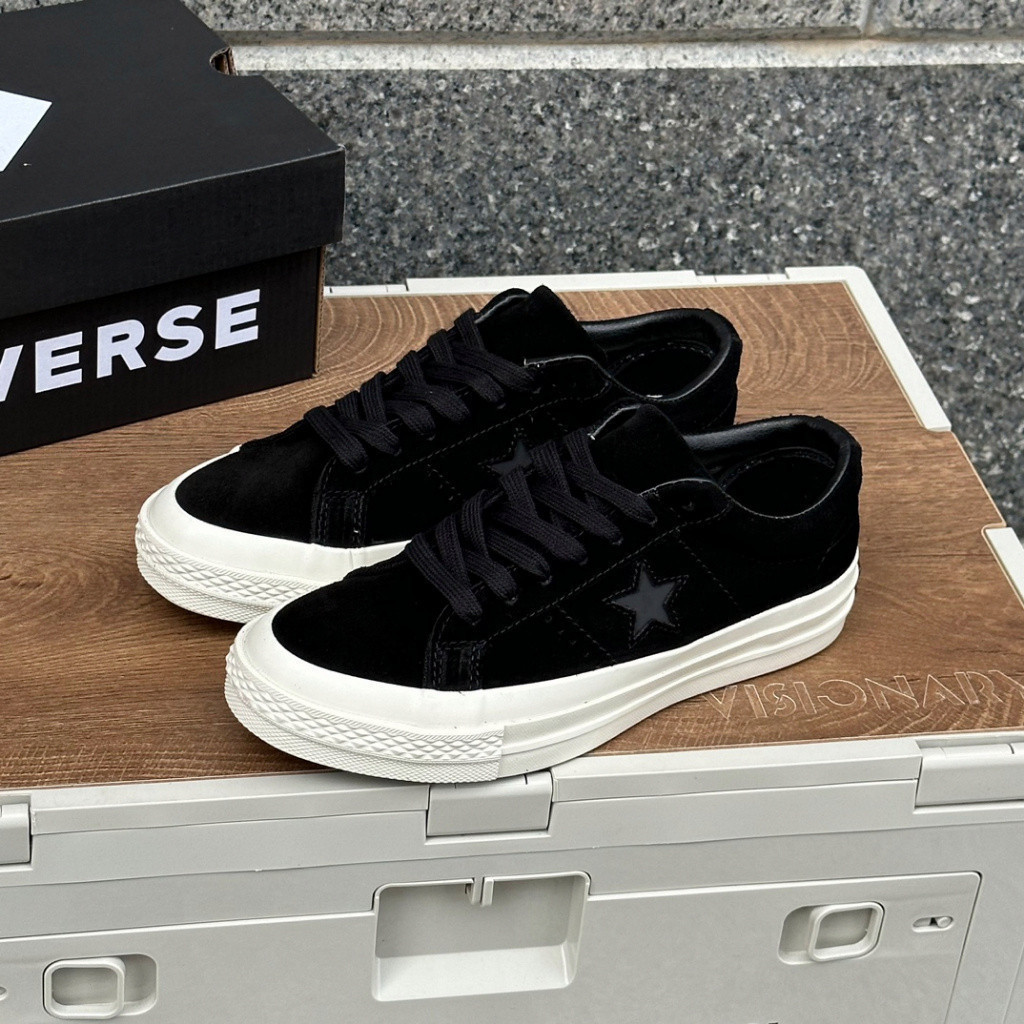 รองเท้าบอร์ดลําลองทรงเตี้ยสะท้อนแสง Converse One Star Star