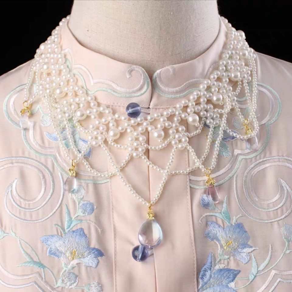 Hanfu Tang สไตล์ Soft Yingluo Tan กระโปรงคอโบราณสร้อยคอ Pearl Bun หน้าผากเครื่องประดับ Headdress จัด