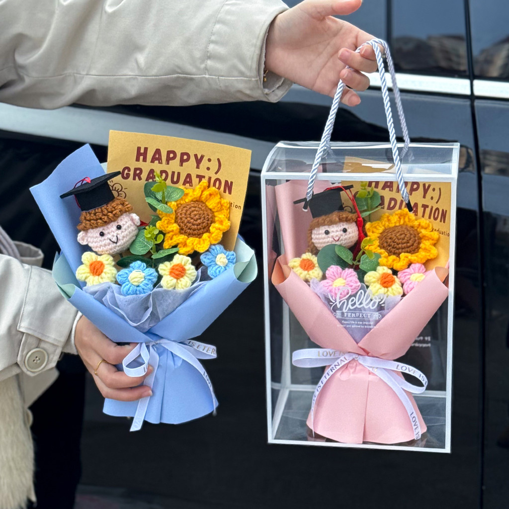 [ช่อรับปริญญา] ของขวัญรับปริญญาพิธีโรงเรียนช่อดอกไม้สอบถักช่อดอกไม้ขนสัตว์ของขวัญดอกทานตะวันสําหรับเพื่อนร่วมชั้น18ปีผู้ใหญ่ของขวัญสร้า