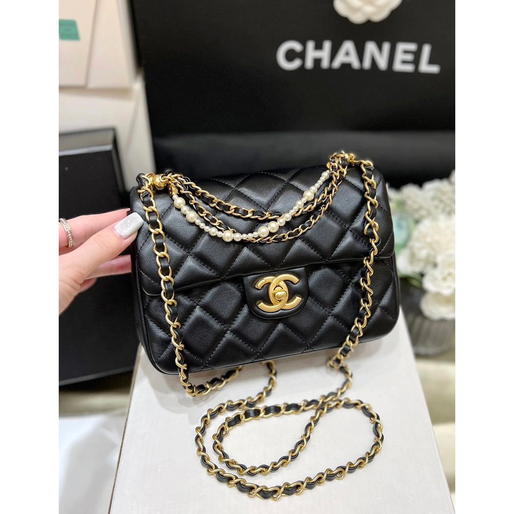 CHANEL CHANEL 24P Spring Summer Gold Buckle Diamond Pattern Gold Metal Pearl Leather Wear Chain Pear