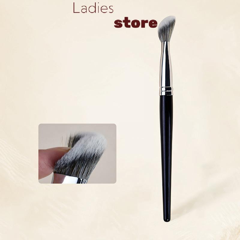 KTH Slope Blush Brush Soft Synthetic Blush Sculptant รูปที่ 2