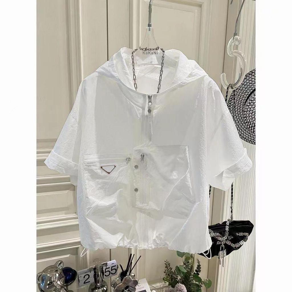 เสื้อกันแดดต่อต้านริ้วรอยแบบมีฮู้ดไม่สม่ําเสมอแขนสั้น