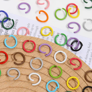 50-100ชิ้น ห่วงกระโดดคละสี 1.2x10mm ห่วงเปิดโลหะพ่นสีพาสเทล/สดใส สำหรับเชื่อมสร้อยคอ สายคล้องมือถือ DIY