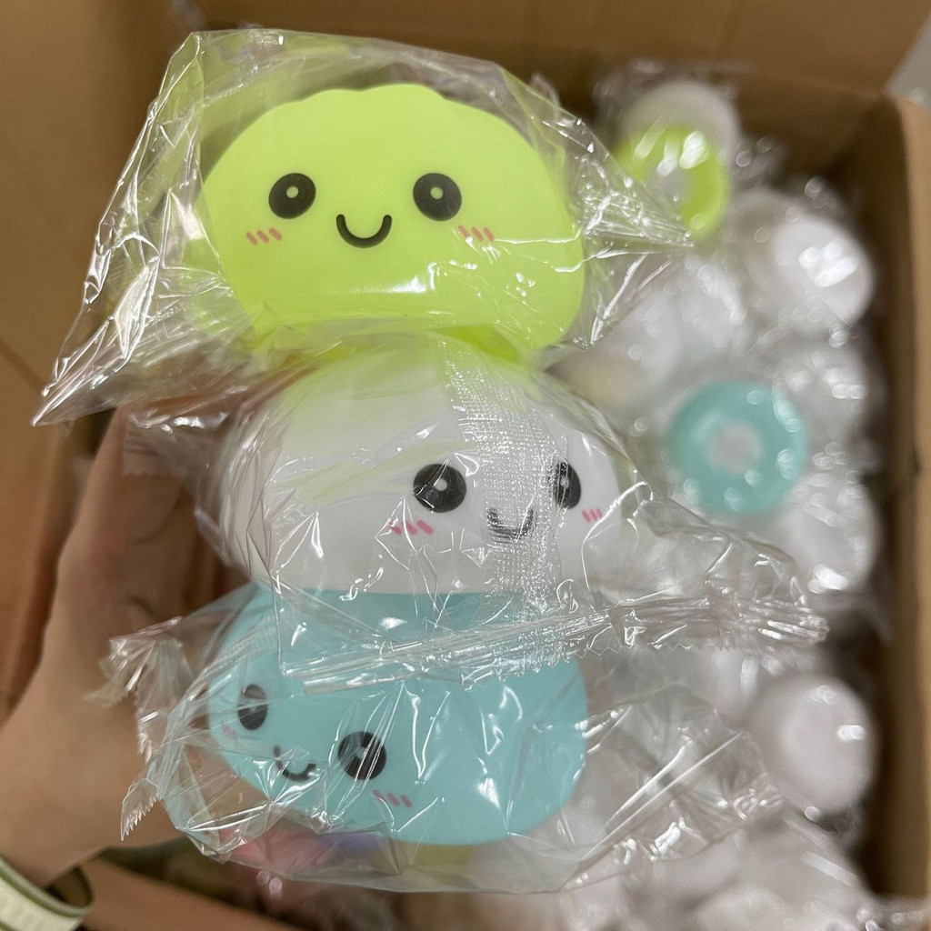 ของเล่นบีบอัด-ไฟกลางคืน ซาลาเปายัดไส้นึ่งที่มีสีสันสามารถเปลี่ยนสีและคลายการบีบอัดเพื่อรักษาของขวัญของเล่นตกแต่งห้องนอนการ์ตูนน่ารัก
