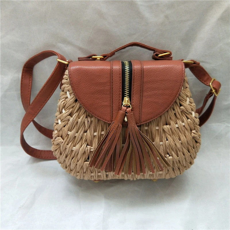 Women's shoulder bags for vacations, leisure, small bright straw bags, woven bags.