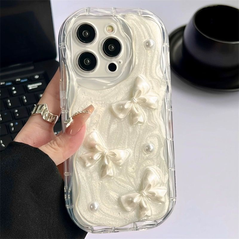 [คุณภาพสูง] Epoxy Pearl Bow เหมาะสําหรับ Apple 16PRO Cream IPHONE17PM Phone Case 15