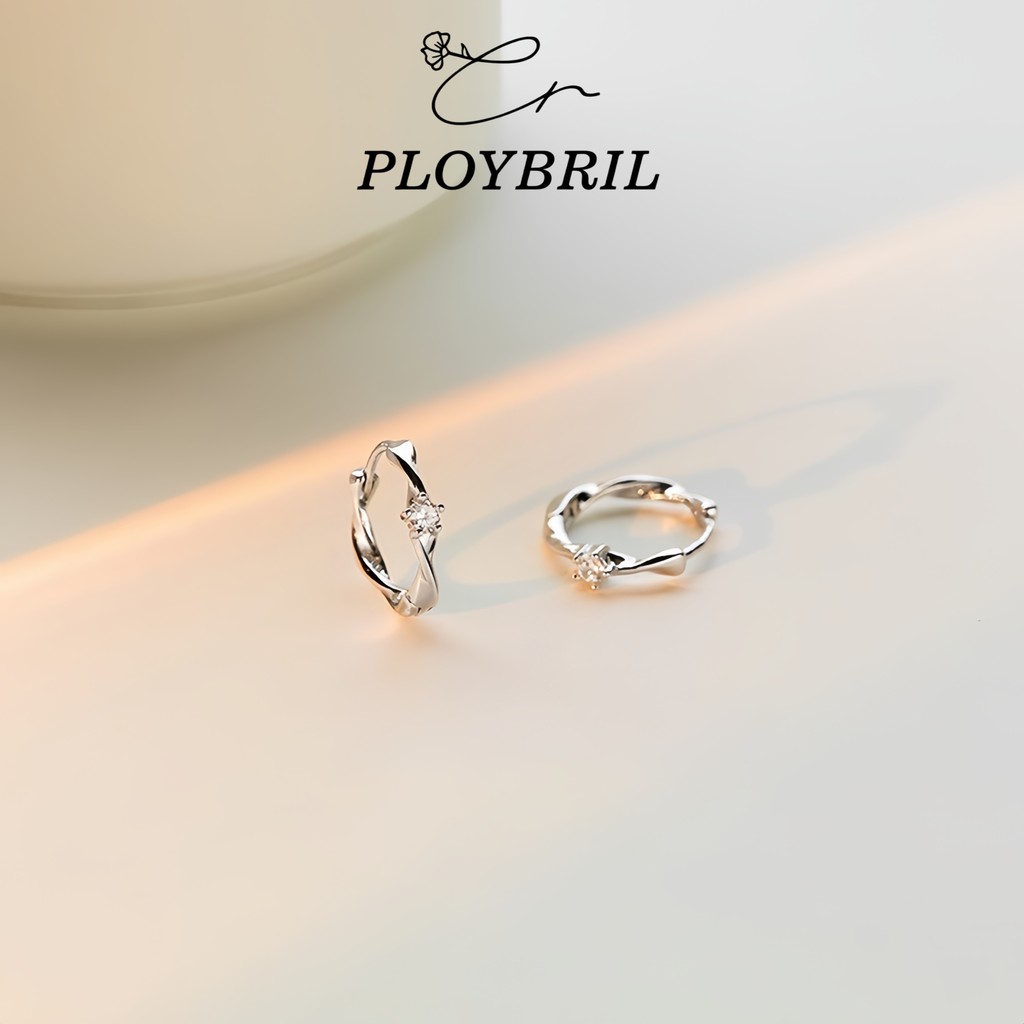 PLOYBRIL ย่นบิดคลื่นเพทายต่างหูห่วงสําหรับผู้หญิงชุดต่างหูเจาะสําหรับเด็กชุดต่างหูทองคําขาวอุปกรณ์เสริมเครื่องป E085