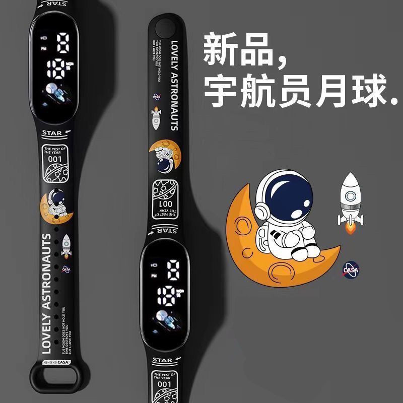 นาฬิกาอิเล็กทรอนิกส์นักเรียนเรืองแสงกันน้ํา LED Spaceman นาฬิกาการ์ตูน
