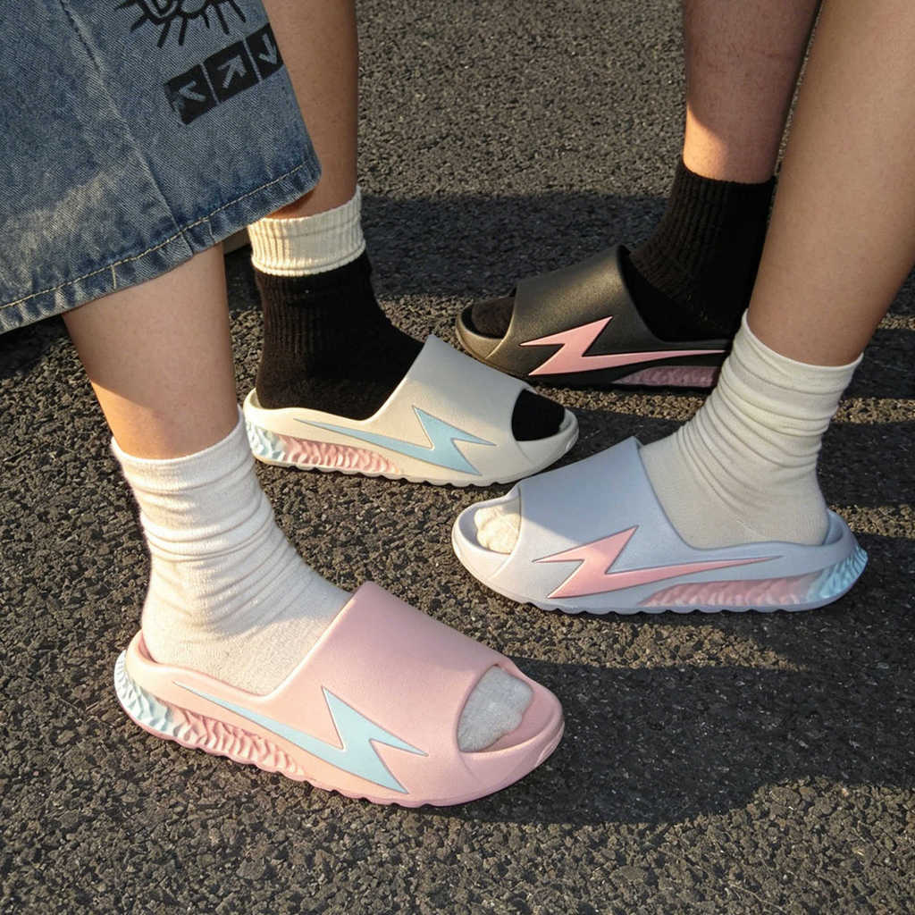 XIXITIAO รองเท้าแตะผู้ชายผู้หญิงสไตล์ Street น้ําหนักเบาคู่ชายหาดฤดูร้อน Soft Sole Gradient Lightning