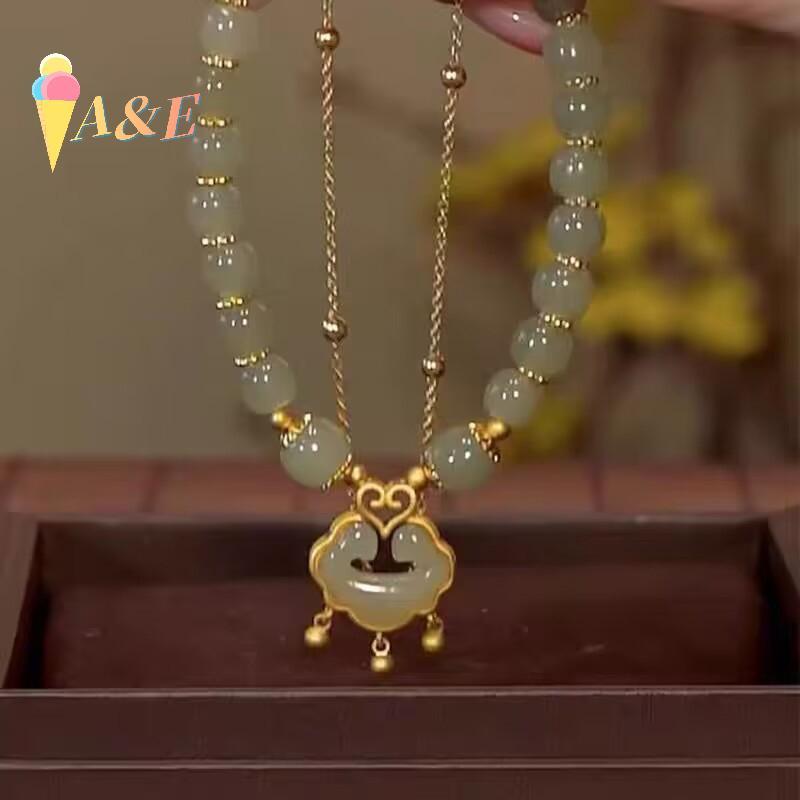 [QIMO] สร้อยข้อมือลูกปัดสไตล์จีน ลายเมฆมงคล สองชั้น สำหรับผู้หญิง พร้อมหยกและกระฆังโบราณ เป็นเครื่องประดับแฟชั่น