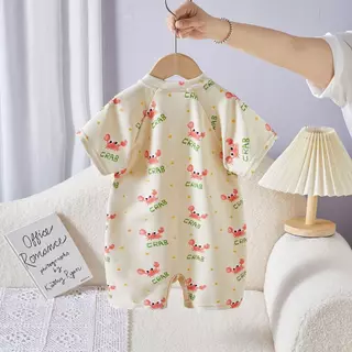 พร้อมส่ง ชุดว่ายน้ำเด็กผู้หญิง/เด็กผู้ชายมีซิบหน้า สีเหลืองแต่งน้องปู รุ่นนี้แถมหมวกว่ายน้ำด้วยค่ะ น่ารักมาก SW ALB