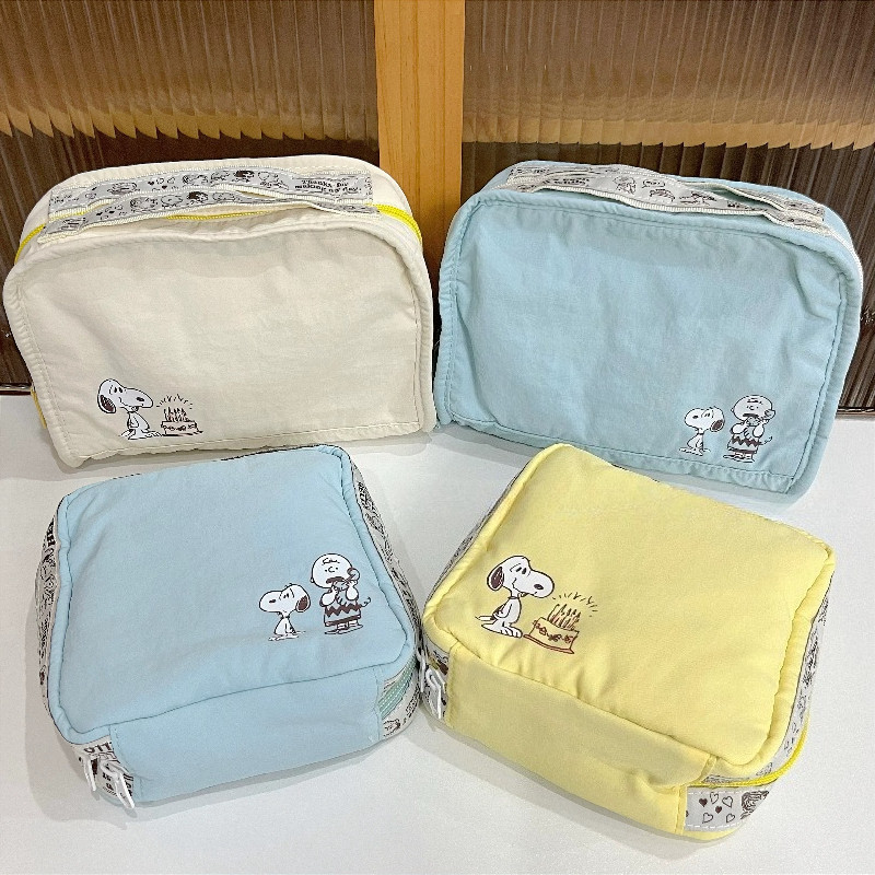 กระเป๋าเครื่องสําอาง Snoopy Multi-Compartment Travel กระเป๋าเก็บเอกสารแบบพกพาป้าผ้าเช็ดตัว Sundries การ์ตูนน่ารัก