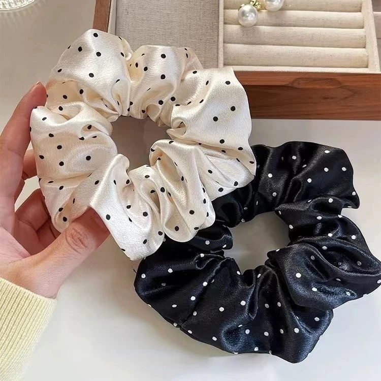 พร้อมส่ง🇹🇭 E012 ผ้ารัดผม ผ้าซาตินลายจุด สีขาวดำ ยางรัดผมหางม้าลายจุด ที่รัดผม ยางรัดผมโดนัท