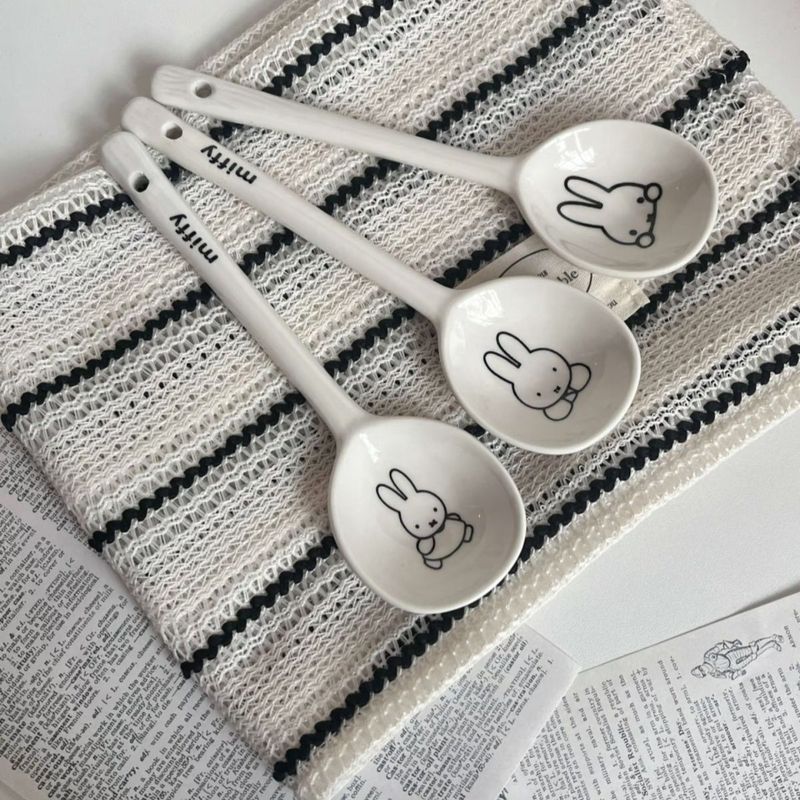 Miffy/น่ารักMiffyกระต่ายช้อนเซรามิคสีขาวInsช้อนด้ามยาวในคร
