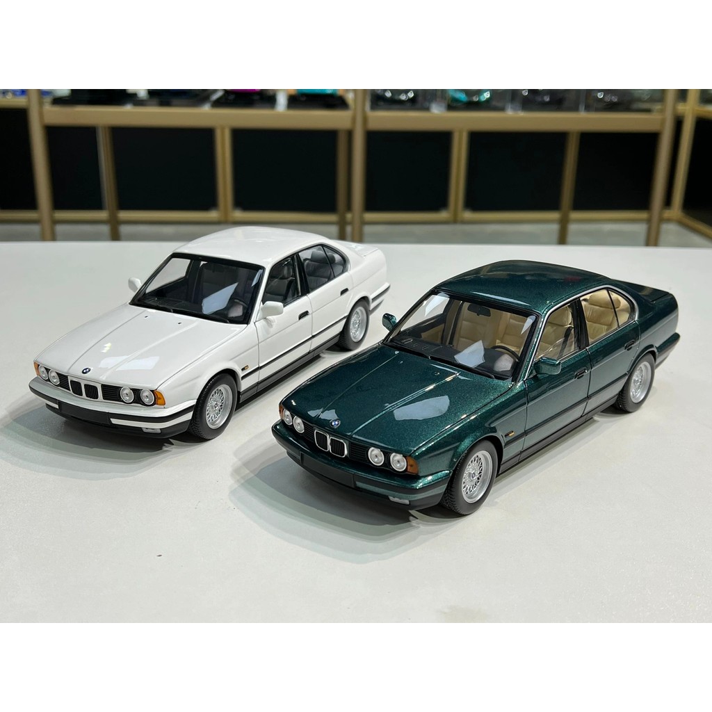 [ใหม่ในเดือนพฤษภาคม] MINICHAMPS Mini Cut 1: 18 BMW 535i 5 Series Alloy Full Door Car Model