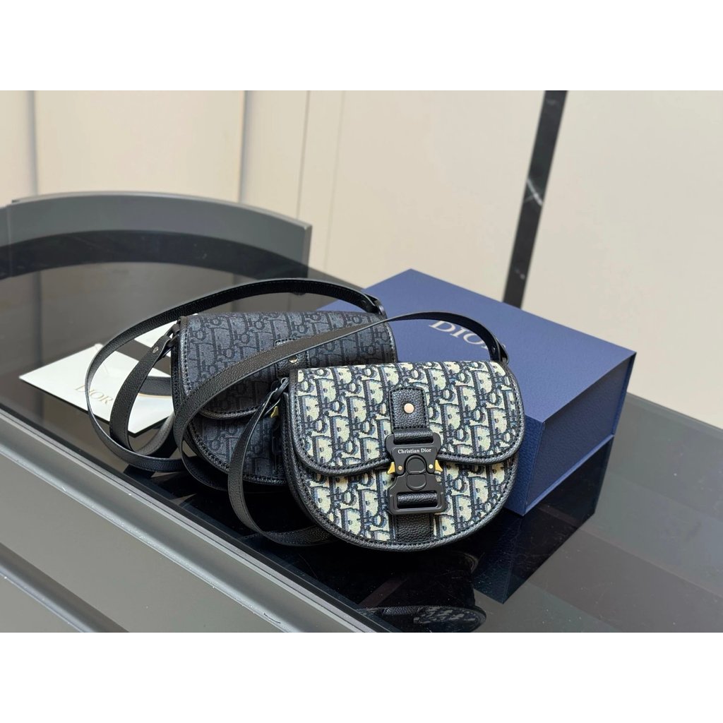 Dior Presbyopic Messenger Bag Diagonal Chest Bag กระเป๋าผู้ชาย