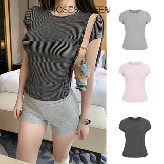 < MOSESQUEEN > มอสส์ ราชินี เสื้อยืดคอกลมลายทางอเนกประสงค์สไตล์พื้นฐานสําหรับผู้หญิงเสื้อท็อปแขนสั้นอินเทรนด์สําหรับเด็กผู้หญิง #63550