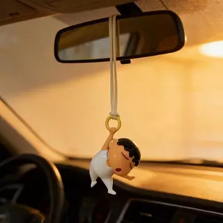 Ballet Crayon Shin-Chan จี้รถ กระจกมองหลัง จี้รถ อุปกรณ์ตกแต่งภายในรถยนต์ที่สร้างสรรค์
