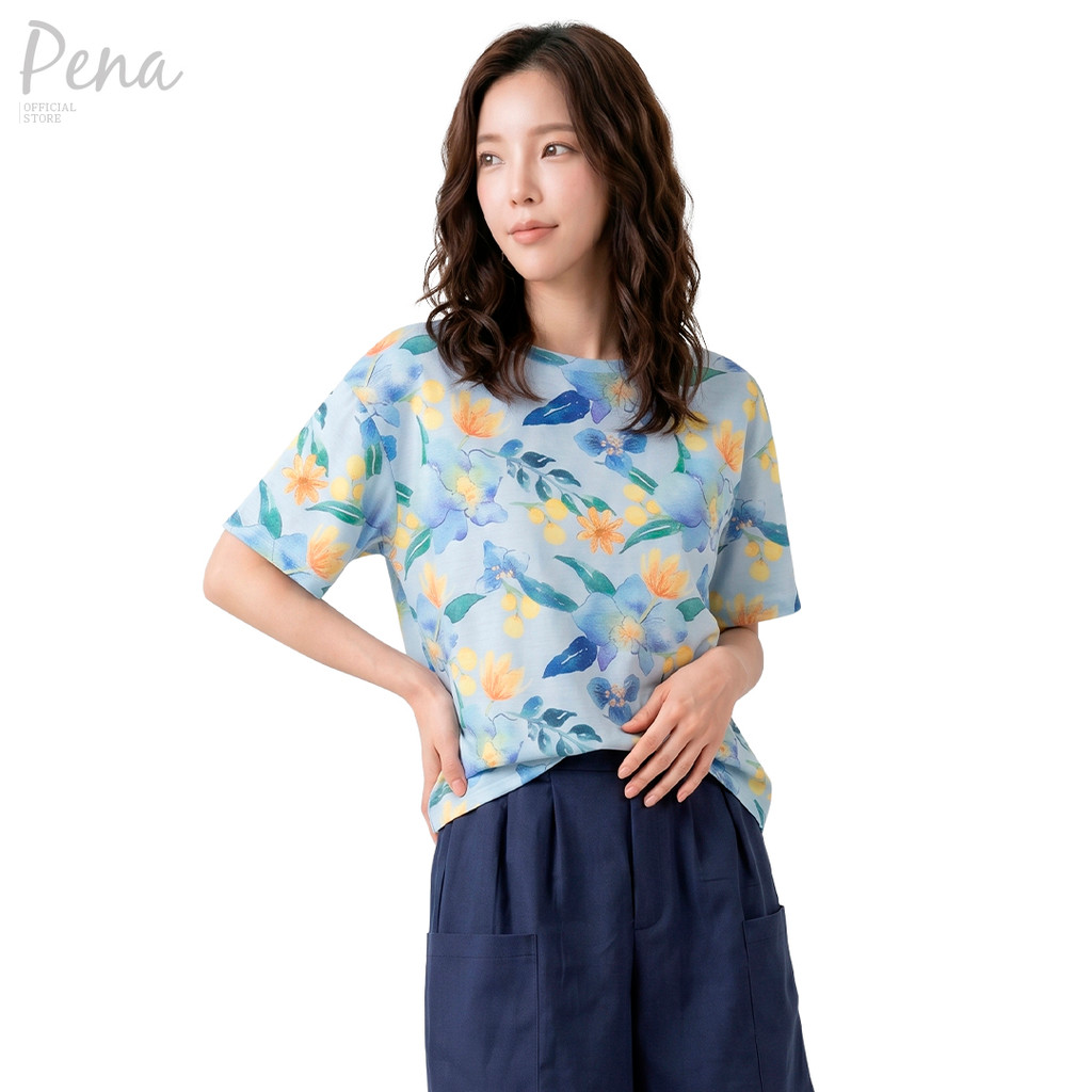 Pena House เสื้อยืดคอกลม แขนสั้น พิมพ์ลายดอกไม้สีสันสดใส รุ่น PSTS042602
