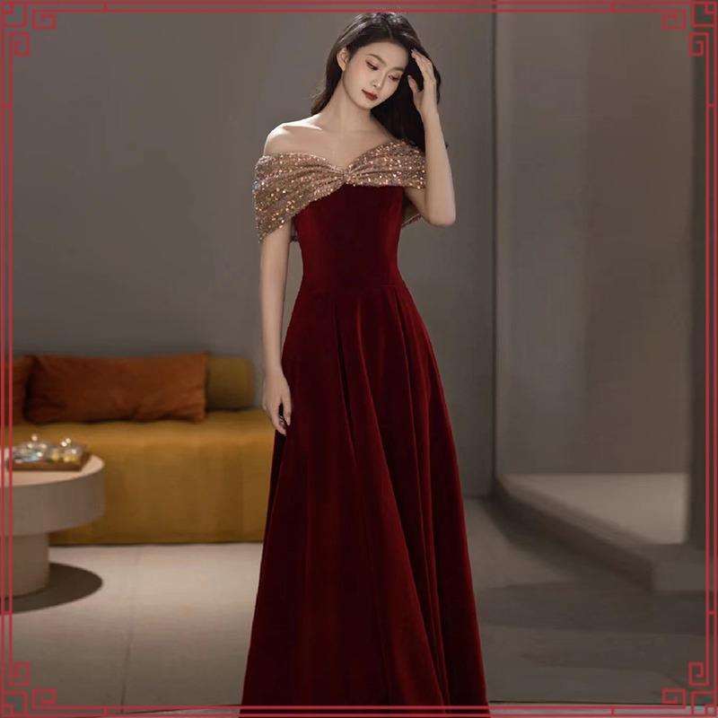 LM : minidress sparkle red dressสีแดงกำมะหยี่เกาะอกปักเลื่อม [พร้อมส่งsm]