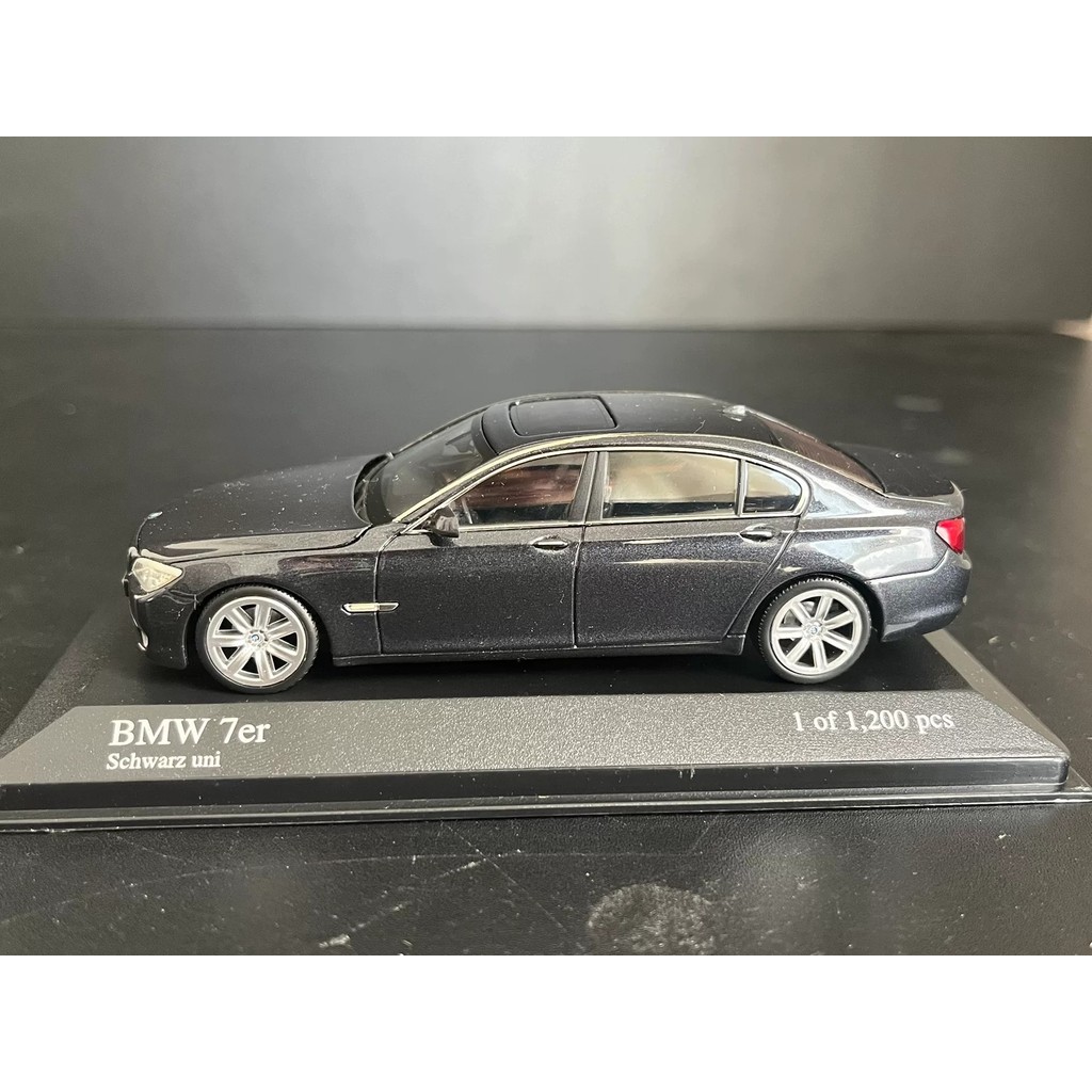 [สต๊อกพร้อม ติดต่อหากคุณมีคําถามใดๆ] Mini Cut Minichamps 1/43 BMW 7 Fine F02 2