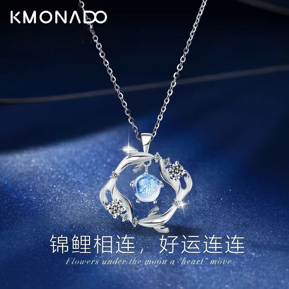 气质/ temperamentKMONADO จี้หรูหราขนาดเล็ก air 质ation รองเท้ากีฬาใหม่ผู้หญิง礼盒KMONADO โชคดีสร้อยคอ Koi
