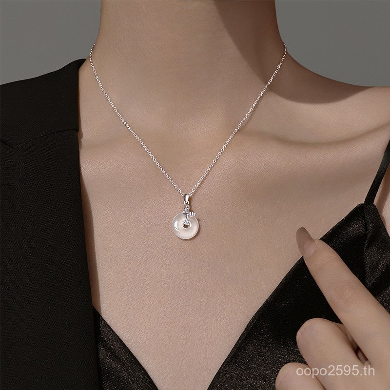 สร้อยคอสไตล์ใหม่ s999 เงินแท้หัวเข็มขัดคอหญิงหรูหรา 2024 ออกแบบ Chalcedony Peace ผีเสื้อ Niche สไตล์