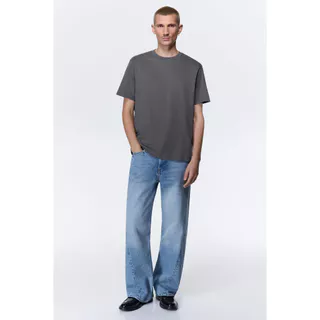 H&M(เอชแอนด์เอ็ม) เสื้อยืดคอกลมทรงปกติ ผู้ชาย 0685816_5
