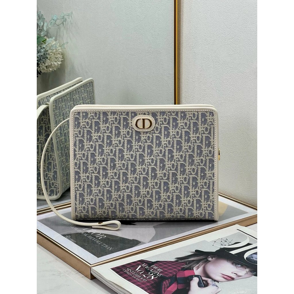 ขายดี 2276-1
Dior Oblique Canvas Clutch 26 x 19.5 x 7ซม