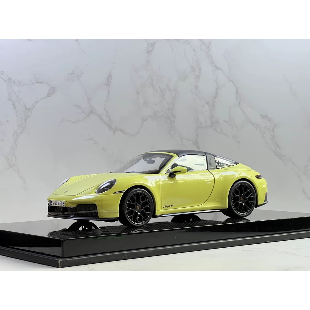 [ใหม่ในพฤษภาคม] [ออก] Meritor Figure 1/18 Porsche 911 Targa 4 GTS Alloy Car Model 1/18 Scale Yellow 