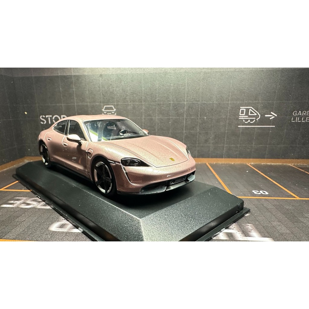 [Orphan] 1/43 Mini Cut Porsche Taycan Taycan Ice Berry Powder