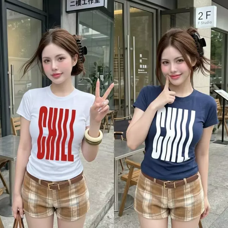 เสื้อยืดทรงเข้ารูปสไตล์เกาหลี มีหลายสีและหลายขนาดให้เลือก