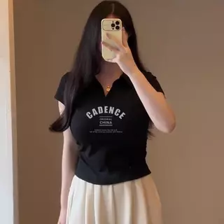 เสื้อผ้าแฟชั่นสวยๆใหม่ล่าสุด คอวี มีหลายไซซ์ให้เลือก มีหลายสีให้เลือก ทรงสลิมฟิต แต่งจีบย่น เสื้อยืดครอปเอวลอยทรงเข้ารูป