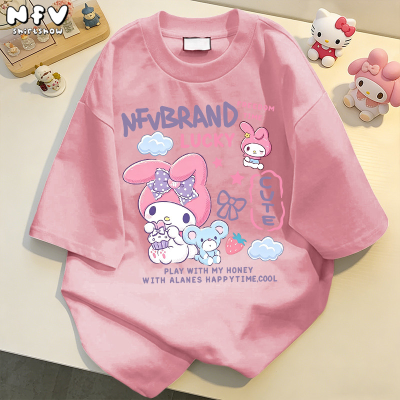 【จัดส่งตลอด 24 ชั่วโมง】NFV ✨ลายเมโลดี้น่ารัก เสื้อยืดทรงหลวม ผ้าฝ้ายแท้ ใส่สบาย ระบายอากาศ YG3871