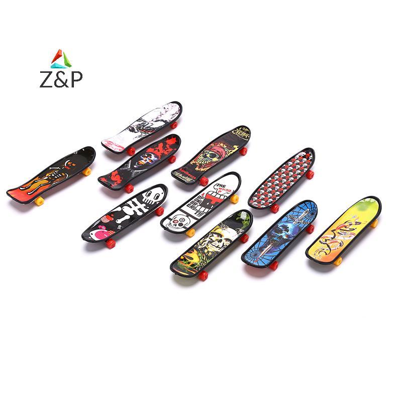 Z & P พลาสติก Mini สเก็ตสเก็ตบอร์ด Fingerboard ของเล่นแปลกใหม่สําหรับของขวัญเด็ก COD