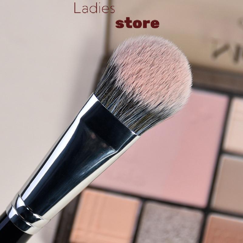 KTH Slope Blush Brush Soft Synthetic Blush Sculptant รูปที่ 3