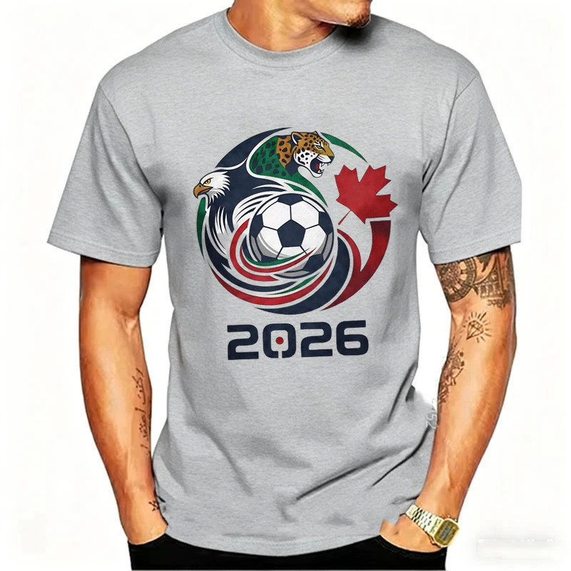 เสื้อยืดฟุตบอลโลก 2026 ลายสัญลักษณ์สหรัฐอเมริกา แคนาดา เม็กซิโก ผ้าฝ้ายแท้ คอกลม สีหลายสี สไตล์กีฬา มีไซส์ S-5XL