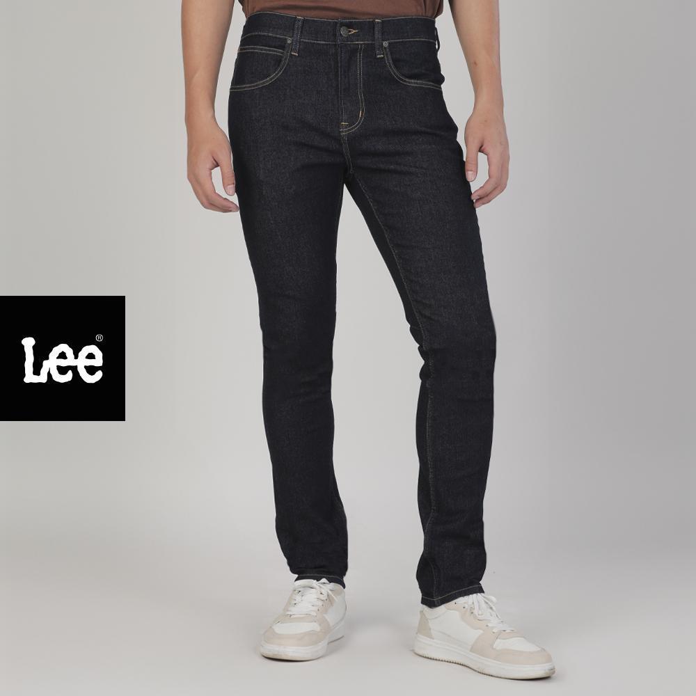 LEE กางเกงยีนส์ผู้ชาย เอวต่ำ ทรงเข้ารูป รุ่น LE S126MRAMF02  สียีนส์เข้ม