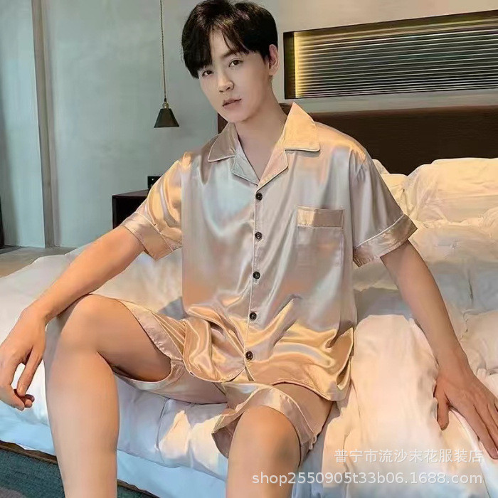บรรจุขนาดใหญ่ขนาดไขมันผ้าไหมน้ําแข็งชุดนอนผู้ชายแขนสั้นบางสูง ชุดบ้าน จําลองผ้าไหมชุด 5.8